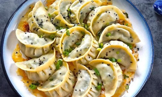 Kako humanizirani dizajn u strojevima za kuhanje Gyoza smanjuje umor operatera i povećava učinkovitost proizvodnje